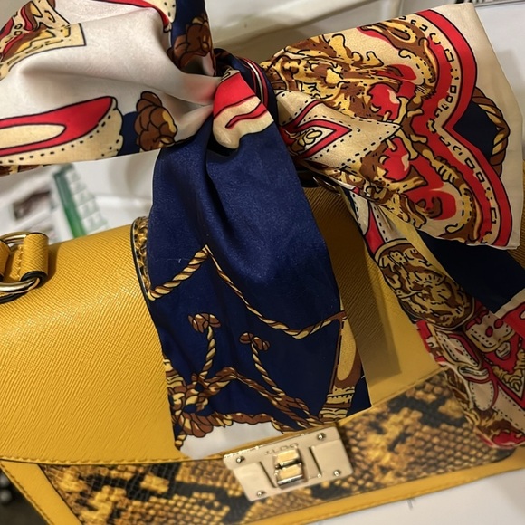 Aldo bag with scarf. Mustard color w/faux snake skin. Comes w/detachable strap - Picture 2 of 13
